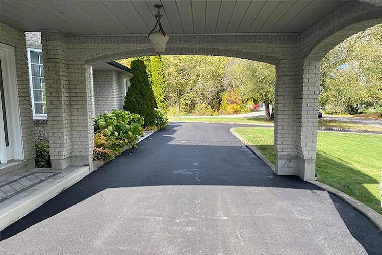 65753 black tar construction