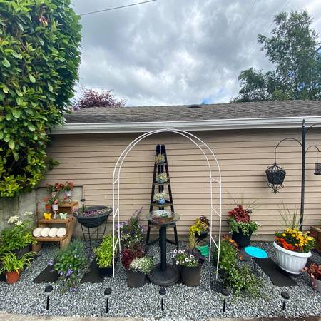 65993 bucks with trucks landscaping