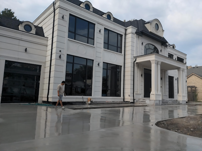 66713 concrete art features