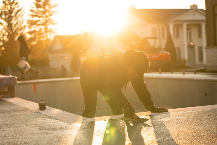 69413 installation beton beton estampe piscine creusee patio en beton