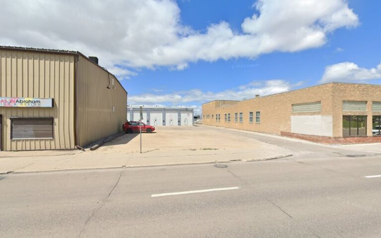 70498 lmf lightning roadway airport crackseal 768x480