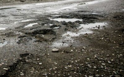 15 Signs You Need Professional Driveway Repair (Don’t Ignore #7!)